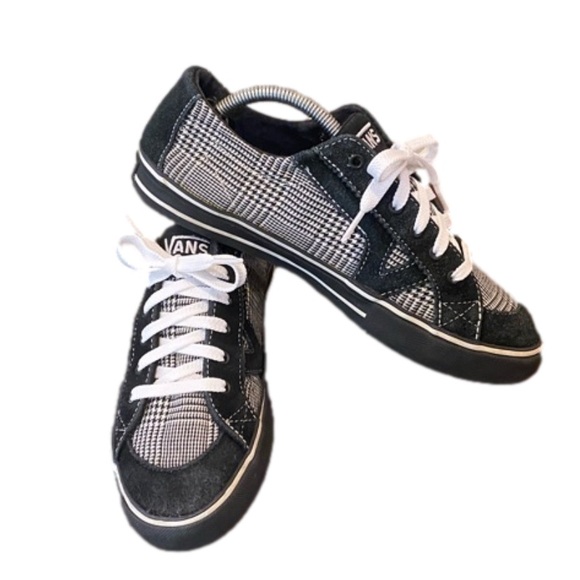 Vans Lace Up Sneakers - Size 7 - Picture 2 of 9